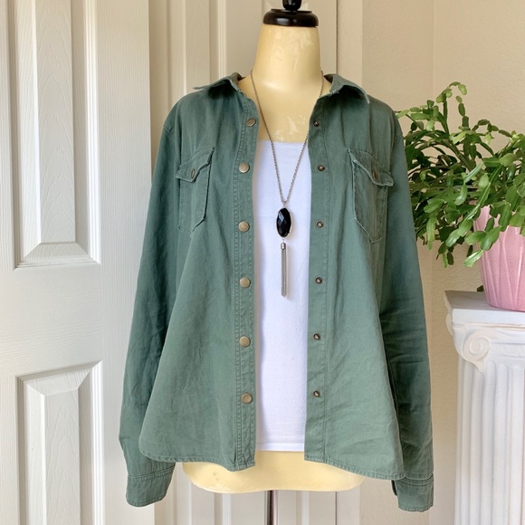 Forever 21 Jackets & Blazers - 🌳🌿 F-21 army green snap up cotton jacket